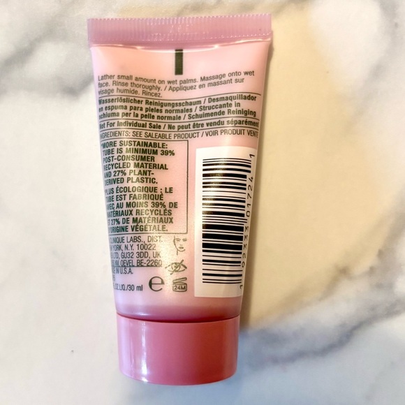 Clinique All About Clean Rinse-Off
Foaming Cleanser - Picture 5 of 6